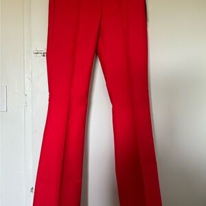 Beautiful pants small boot leg, lower rise fitted though the hip and thigh